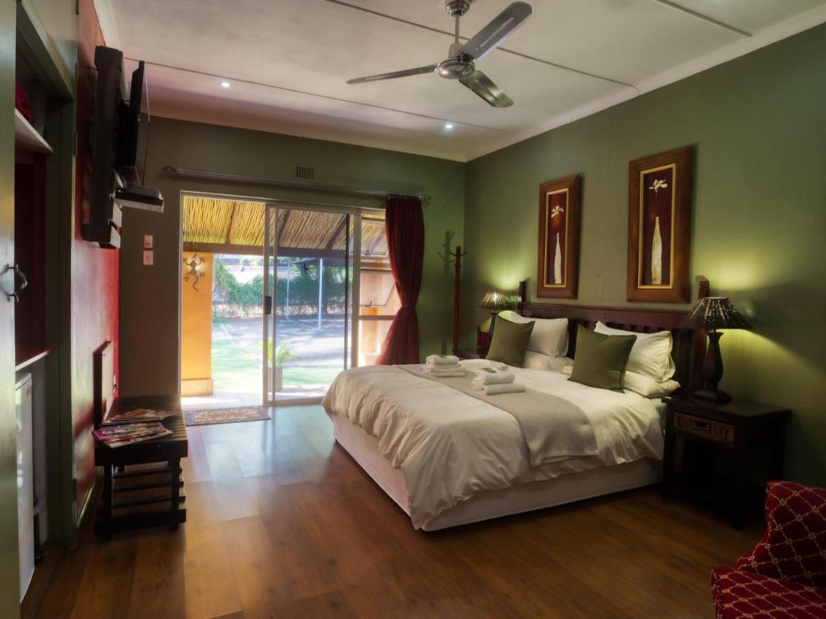Purple Gecko Guest House ไลเดนเบิร์ก ภายนอก รูปภาพ
