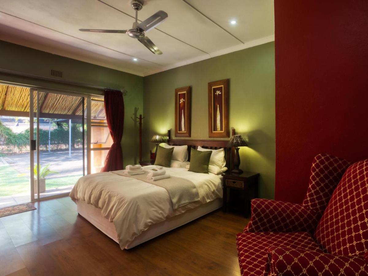 Purple Gecko Guest House ไลเดนเบิร์ก ภายนอก รูปภาพ