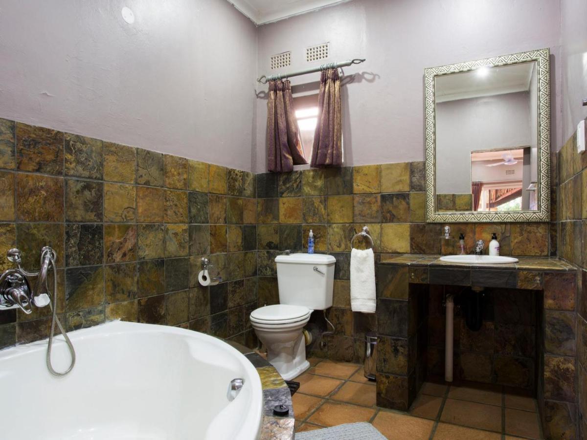 Purple Gecko Guest House ไลเดนเบิร์ก ภายนอก รูปภาพ