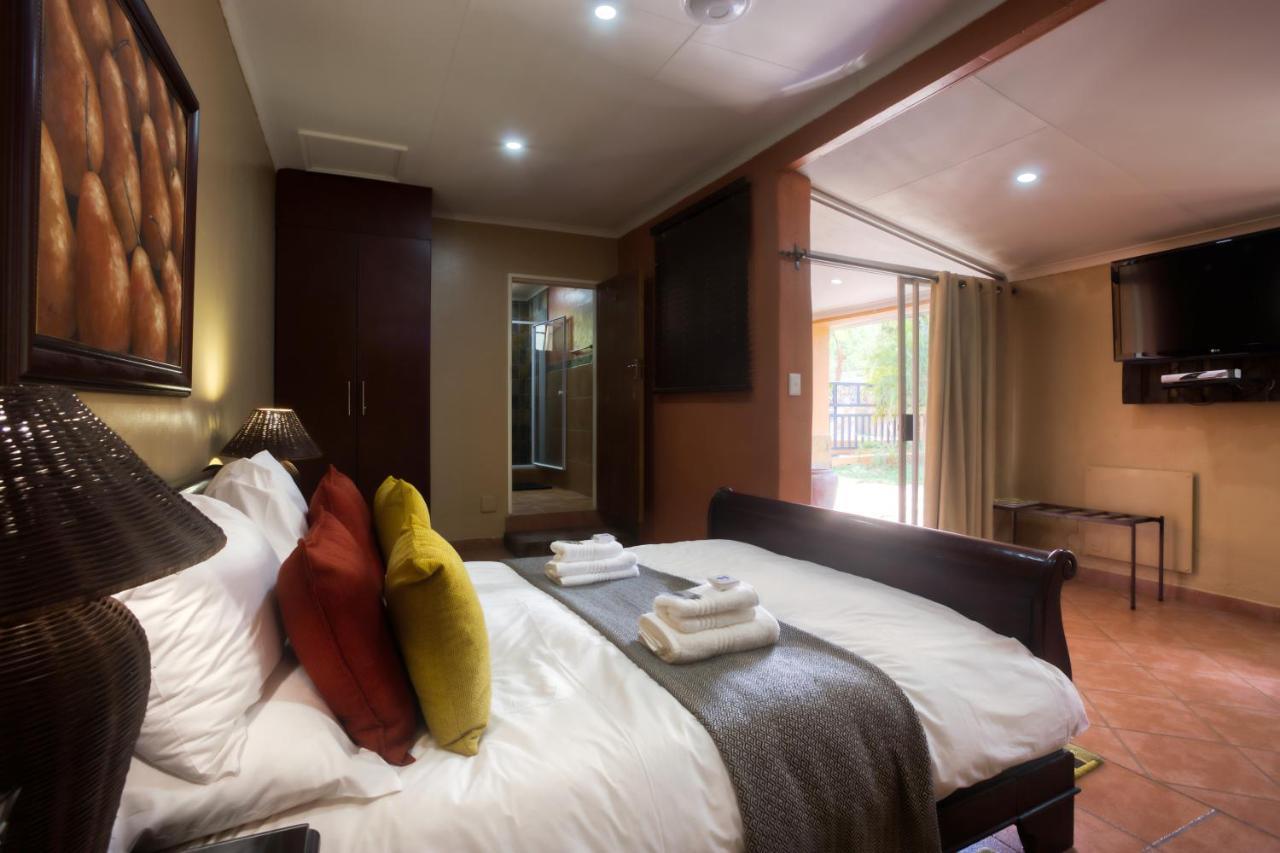 Purple Gecko Guest House ไลเดนเบิร์ก ภายนอก รูปภาพ