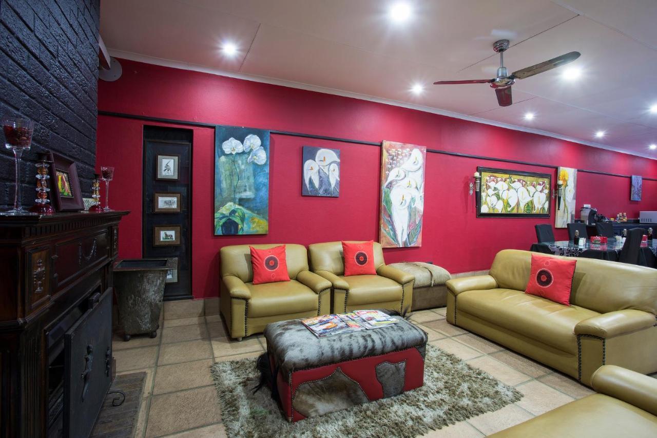 Purple Gecko Guest House ไลเดนเบิร์ก ภายนอก รูปภาพ