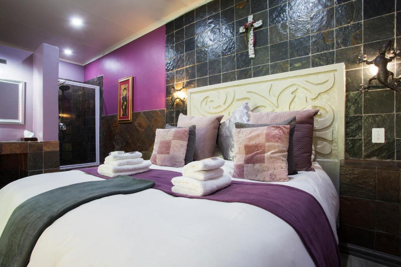 Purple Gecko Guest House ไลเดนเบิร์ก ภายนอก รูปภาพ