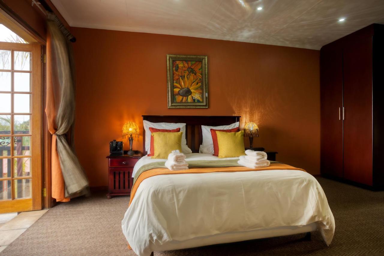 Purple Gecko Guest House ไลเดนเบิร์ก ภายนอก รูปภาพ