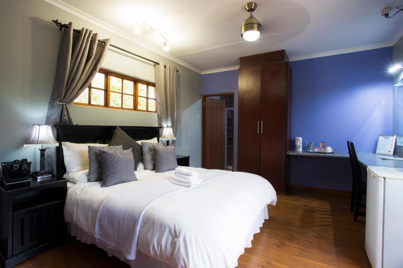 Purple Gecko Guest House ไลเดนเบิร์ก ภายนอก รูปภาพ