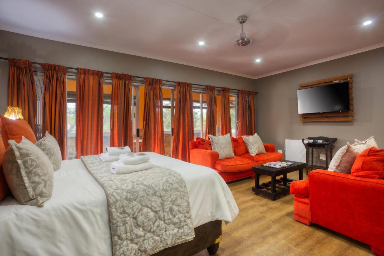 Purple Gecko Guest House ไลเดนเบิร์ก ภายนอก รูปภาพ