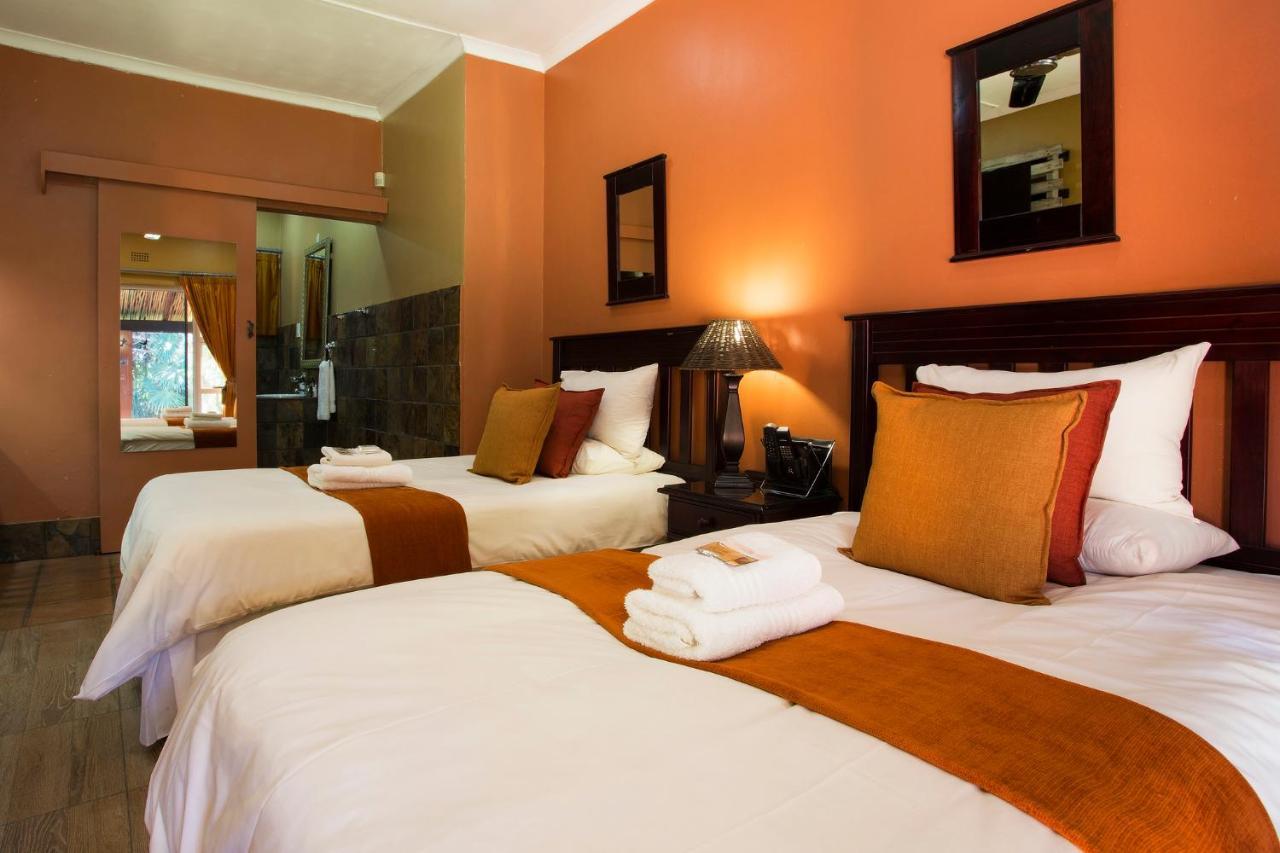 Purple Gecko Guest House ไลเดนเบิร์ก ภายนอก รูปภาพ