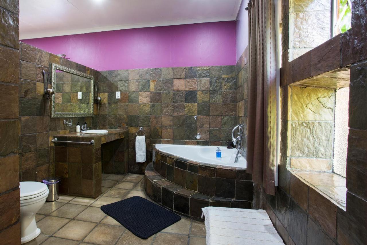 Purple Gecko Guest House ไลเดนเบิร์ก ภายนอก รูปภาพ