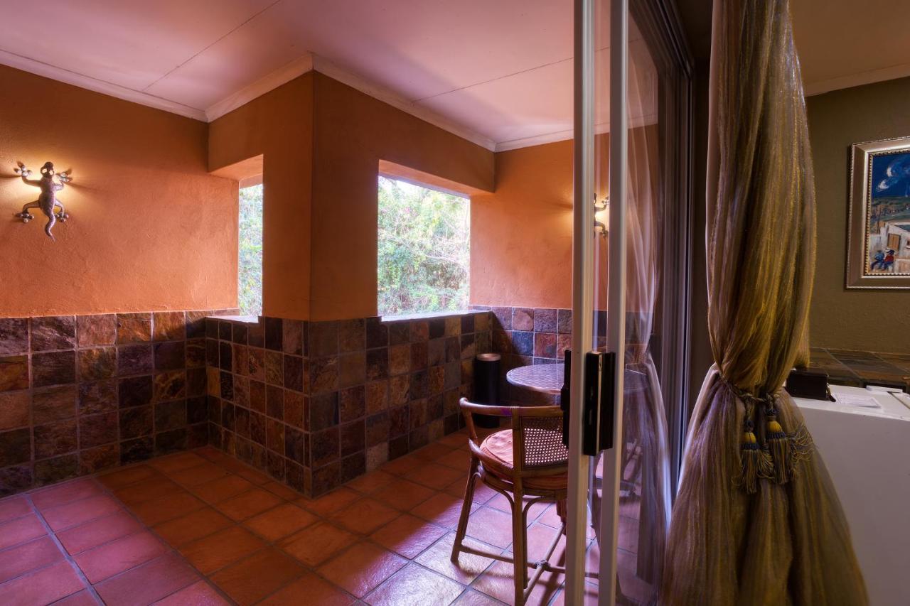 Purple Gecko Guest House ไลเดนเบิร์ก ภายนอก รูปภาพ